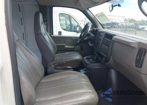2007 Chevrolet Express Work Van из США, поврежденный, VIN 1GCFG15X271238826